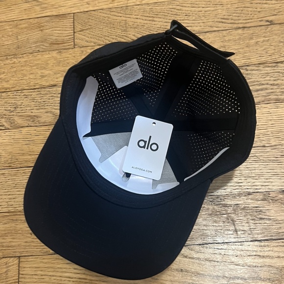 Alo Running Package - Picture 5 of 9